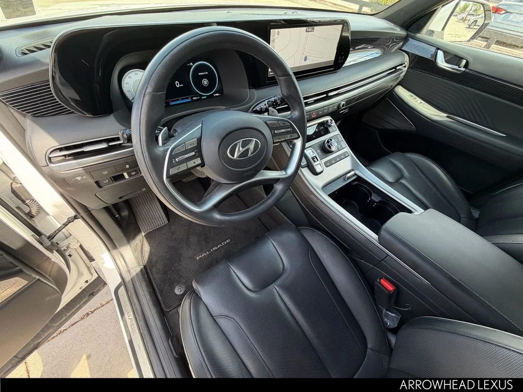 Used 2023 White Hyundai Calligraphy image 14