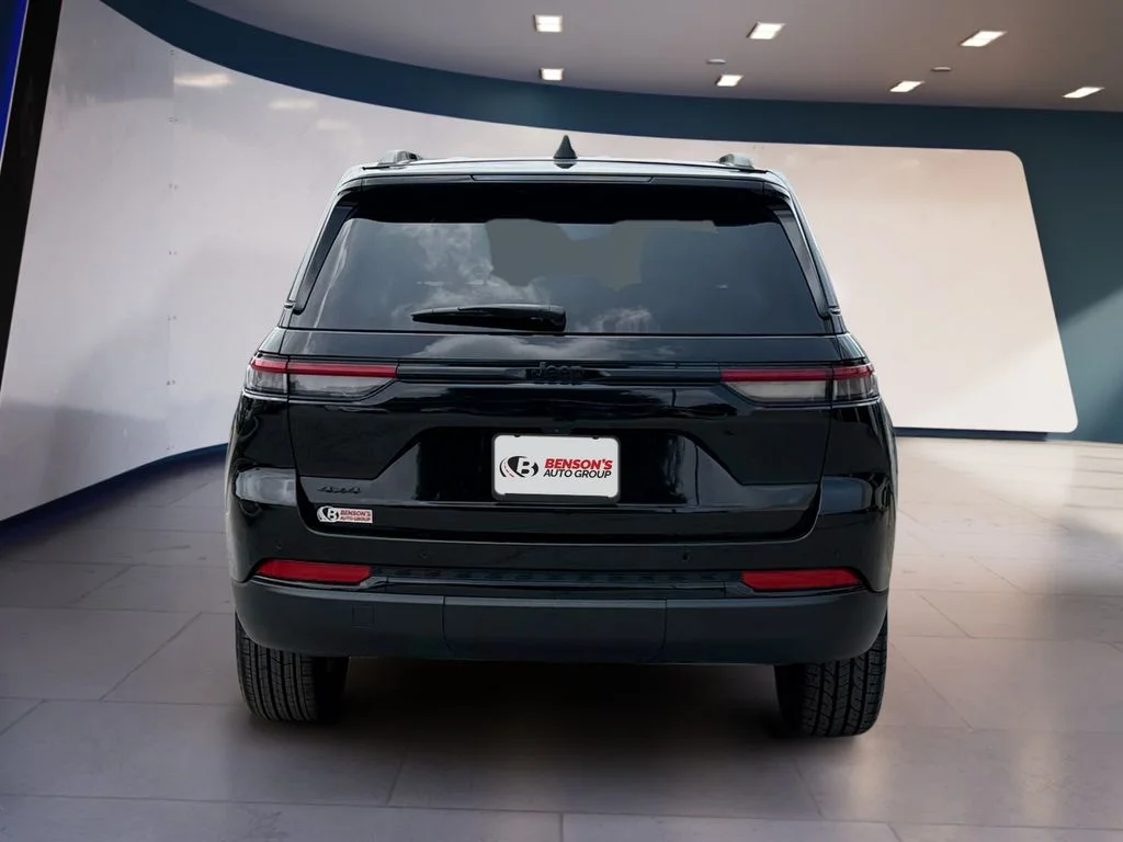 Used 2025 Black Jeep Altitude image 4