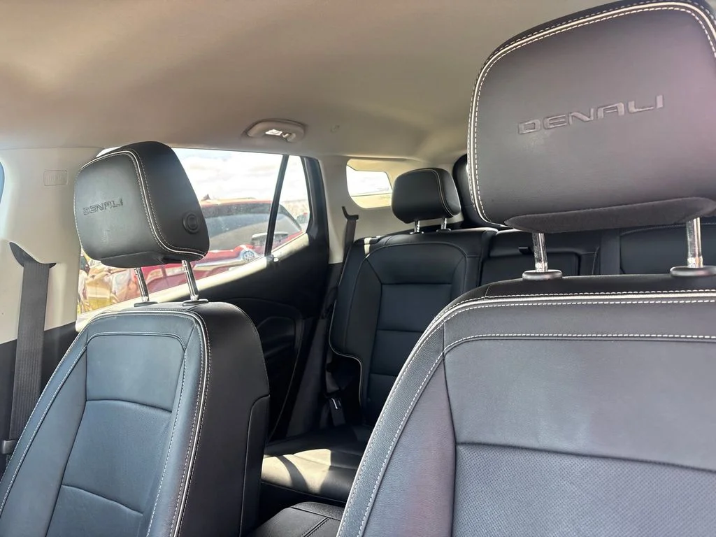 Used 2021 Silver GMC Denali image 11