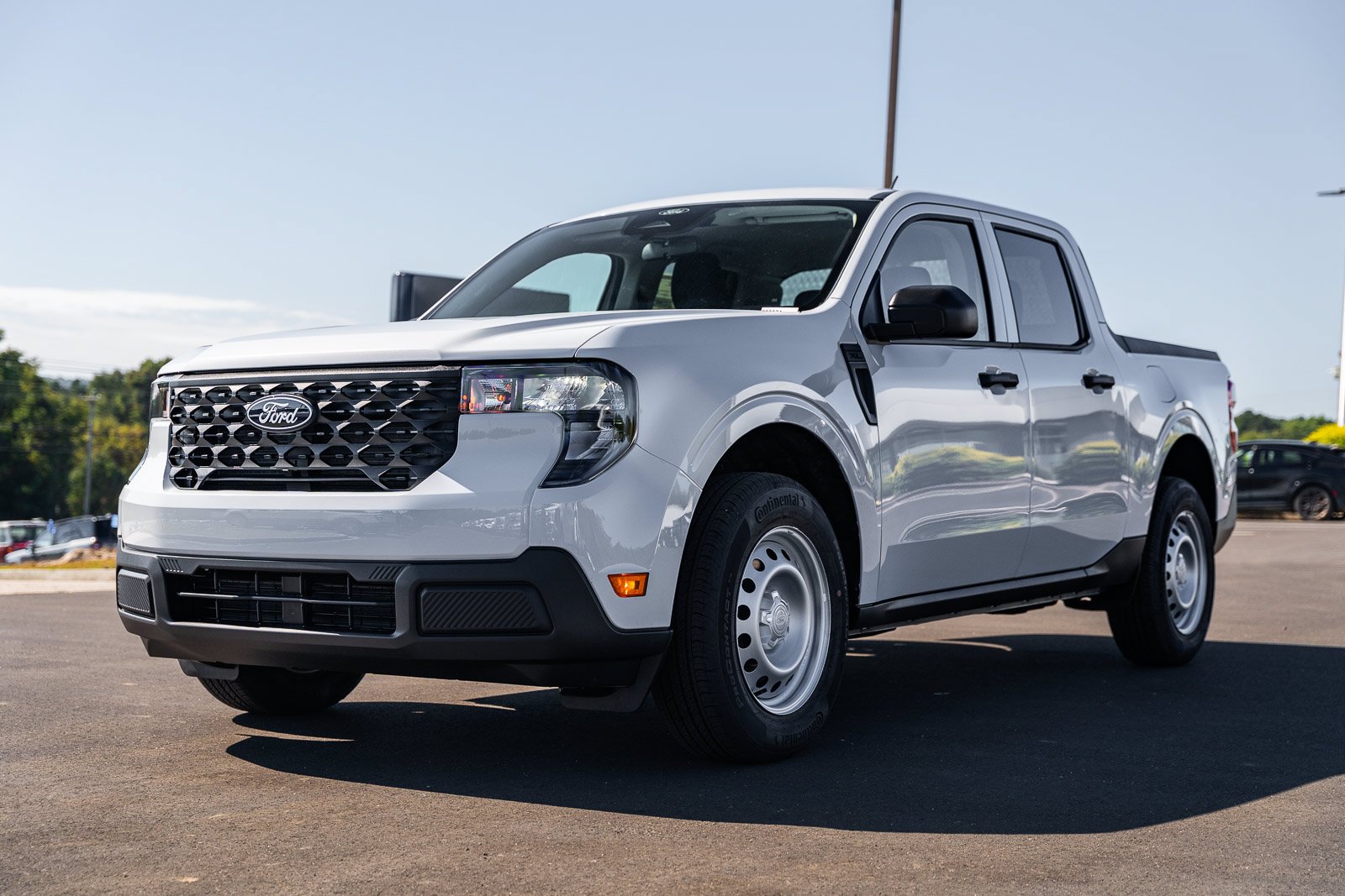 New 2026 Space White Metallic Ford XL image 2