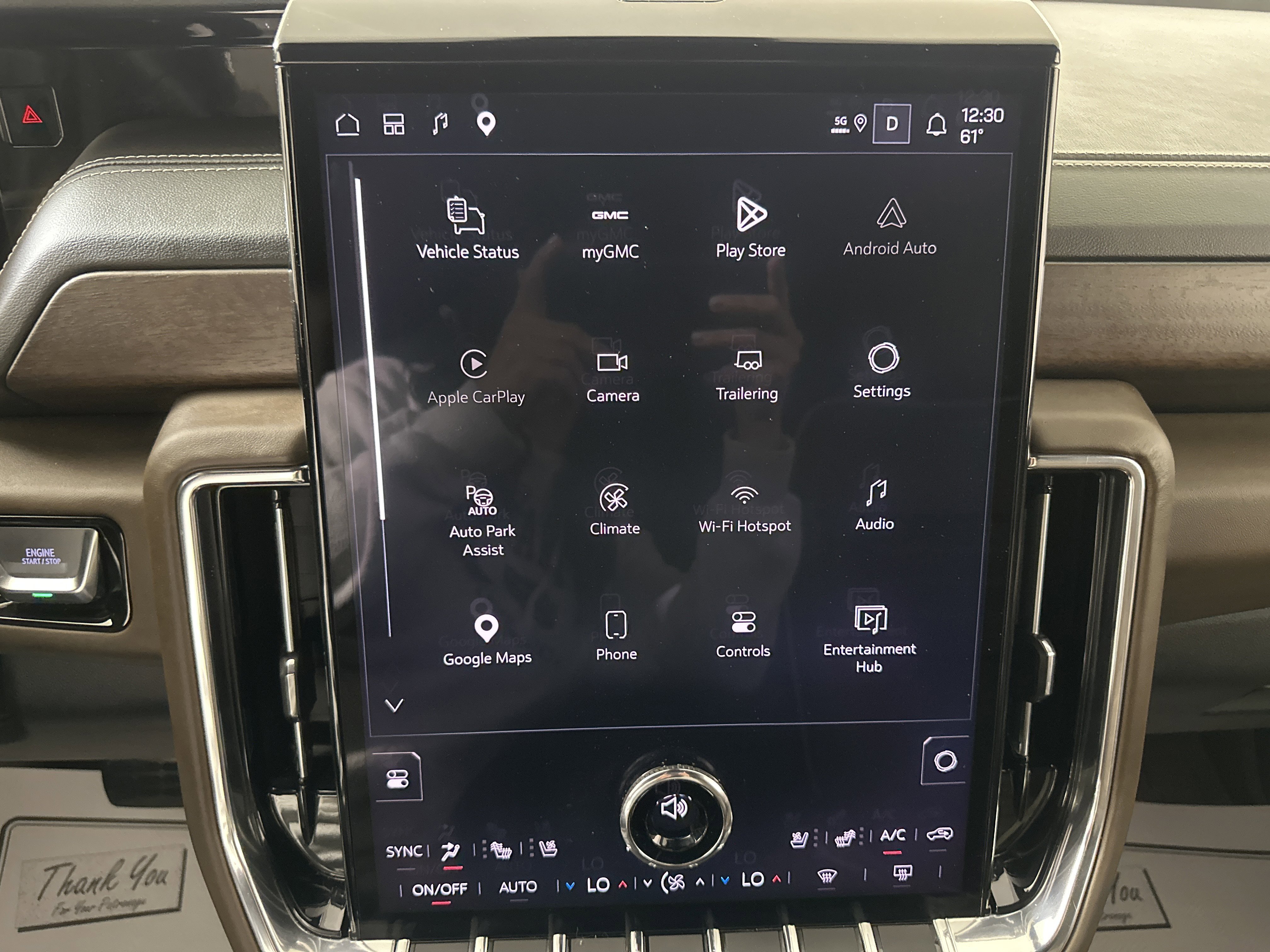 Used 2025 White Frost Tricoat GMC Denali Ultimate image 14
