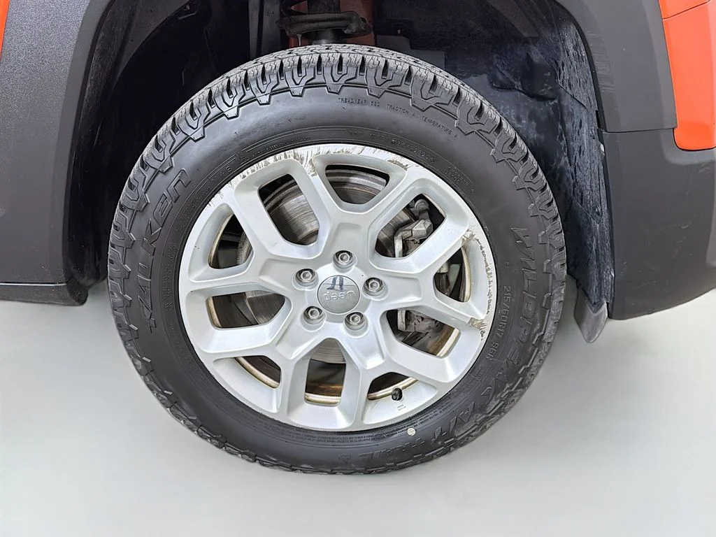 Used 2015 Orange Jeep Latitude image 26