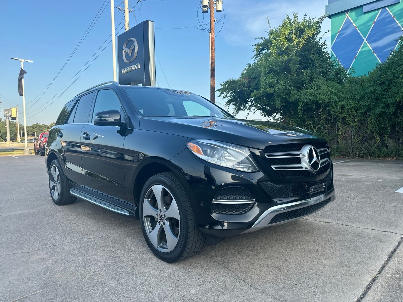 Used 2018 Obsidian Black Metallic Mercedes-Benz GLE 350 image 2