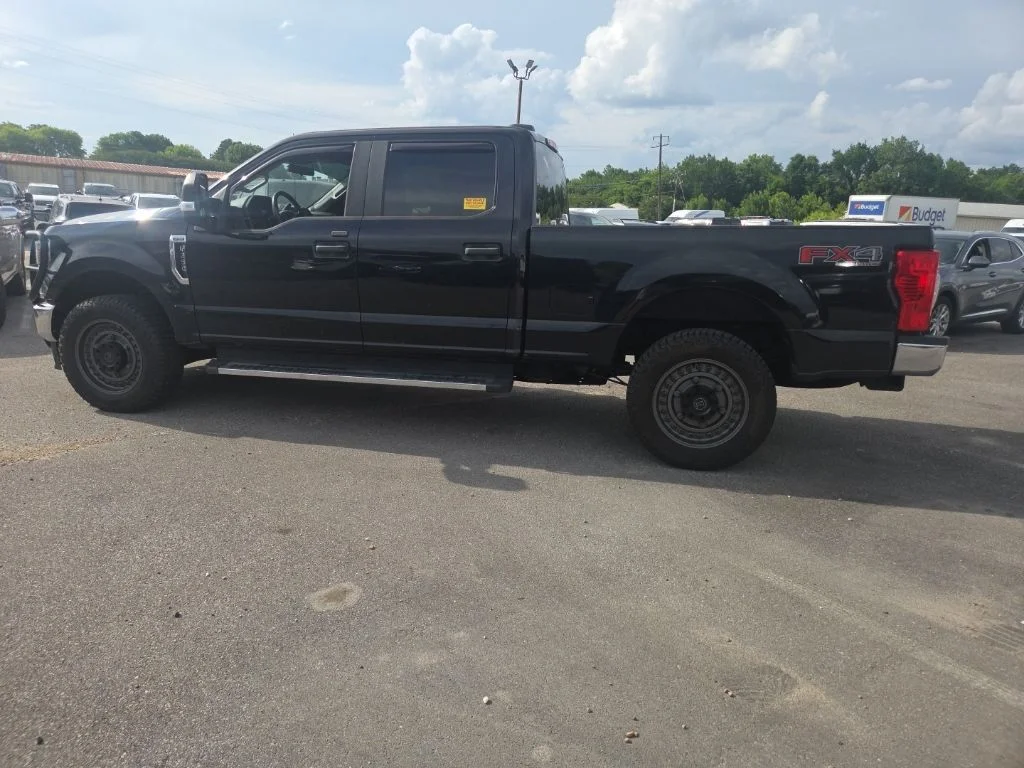 Used 2022 Black Ford XL image 4