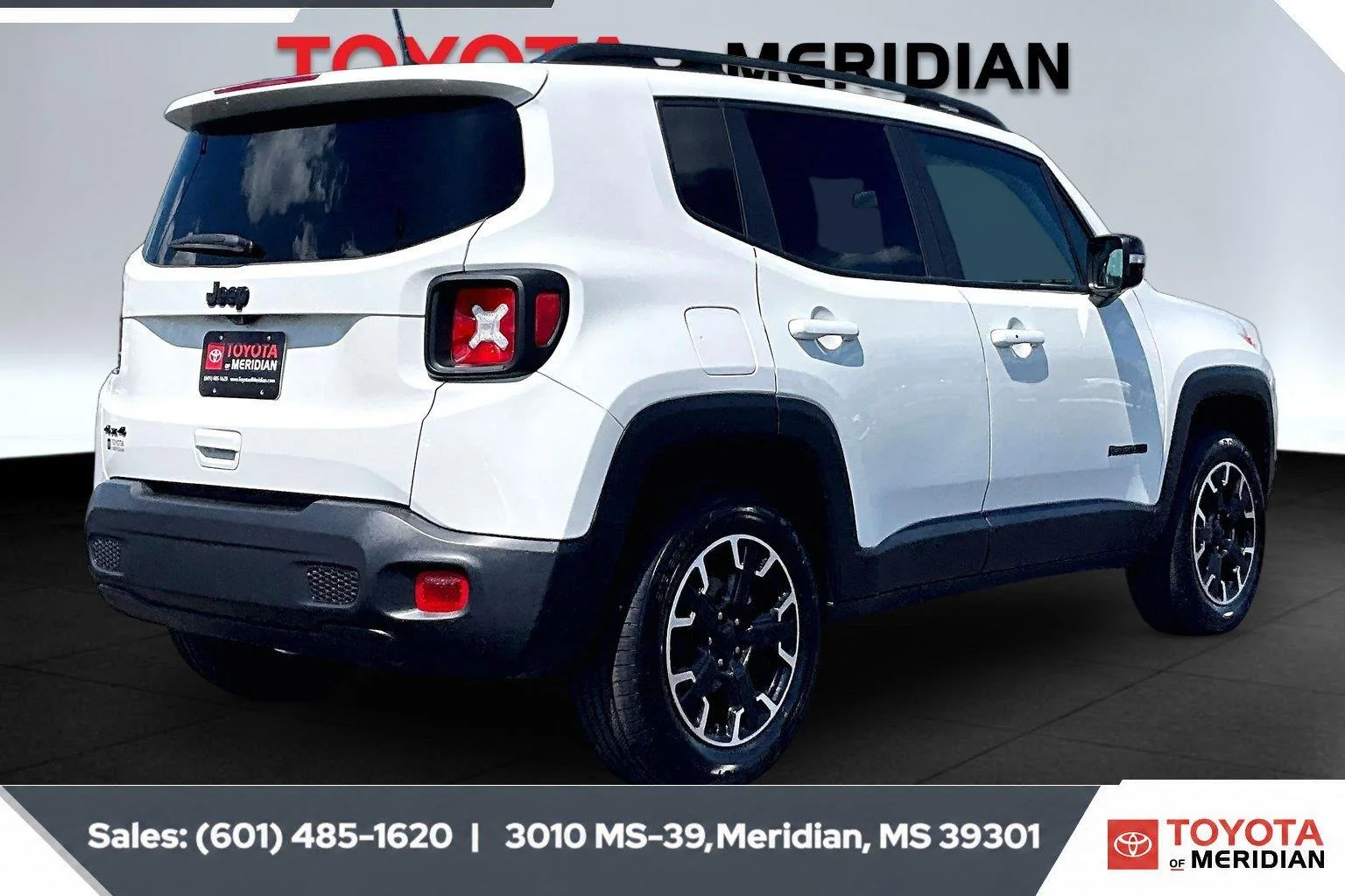 Used 2023 Alpine White Clearcoat Jeep Upland image 11