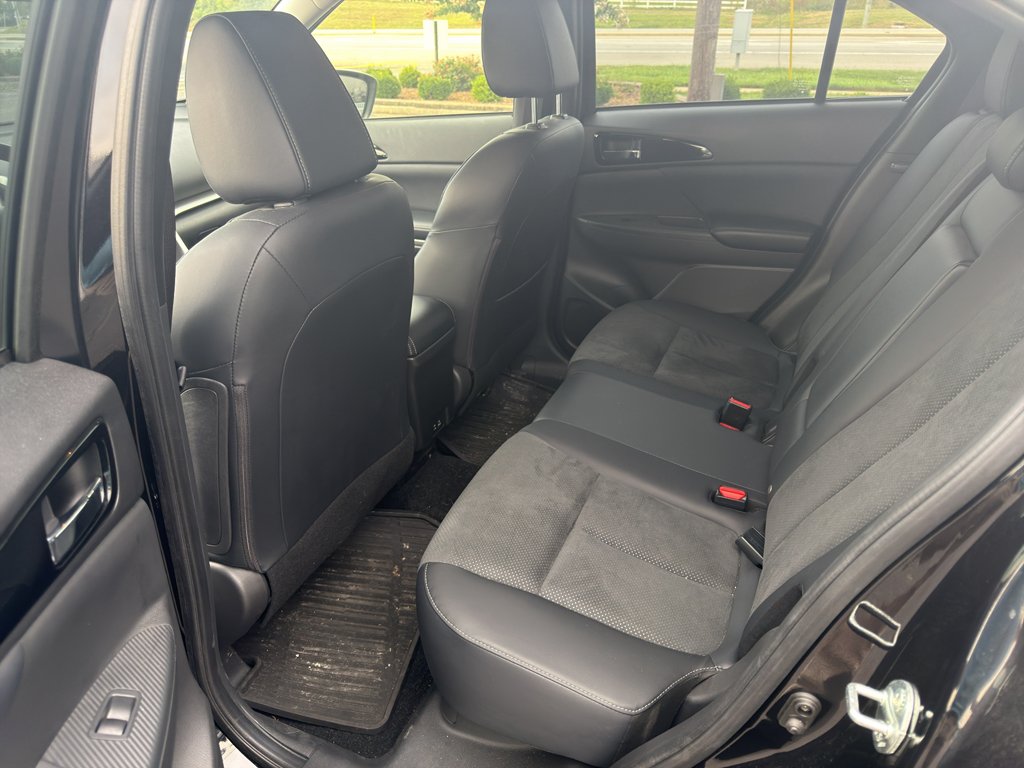 Used 2024 BLACK Mitsubishi SE image 10