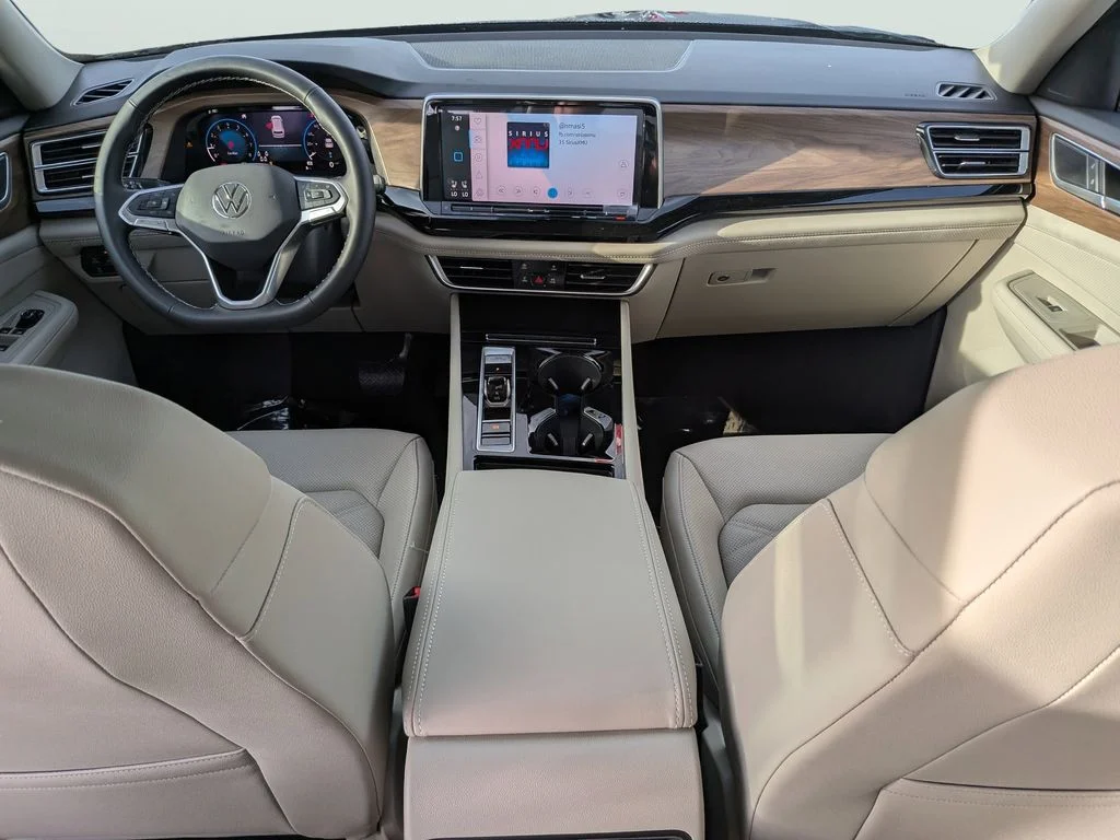 New 2026 Black Volkswagen 2.0T SE w/Technology image 12