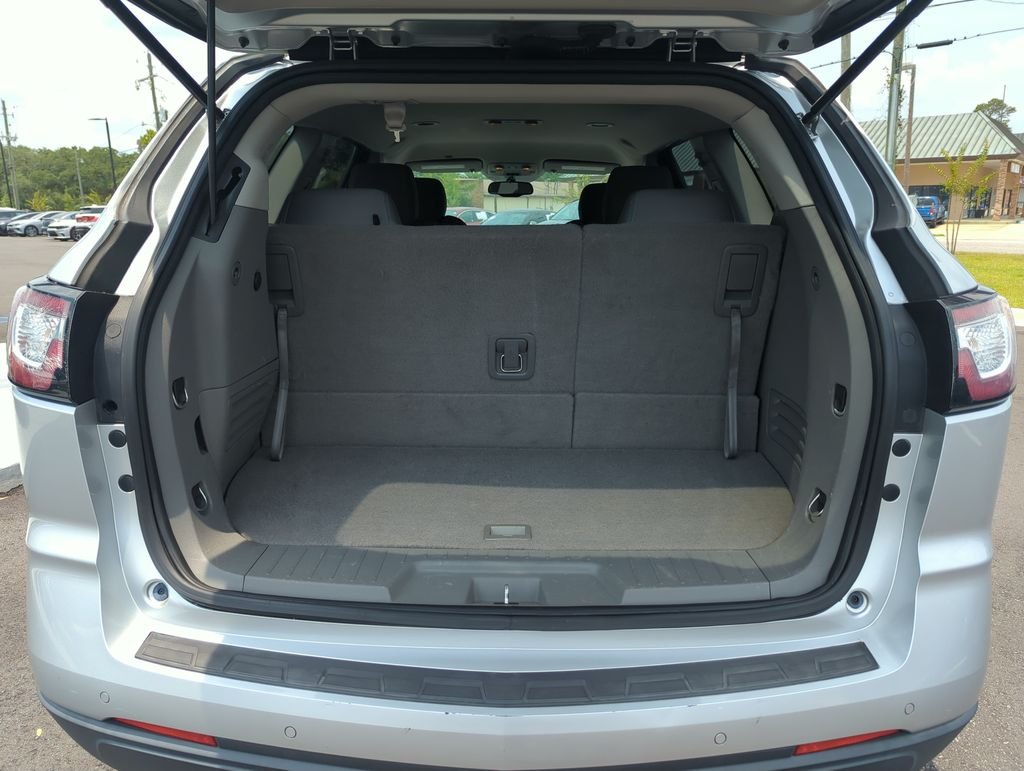 Used 2015 Silver Chevrolet 2LT image 29