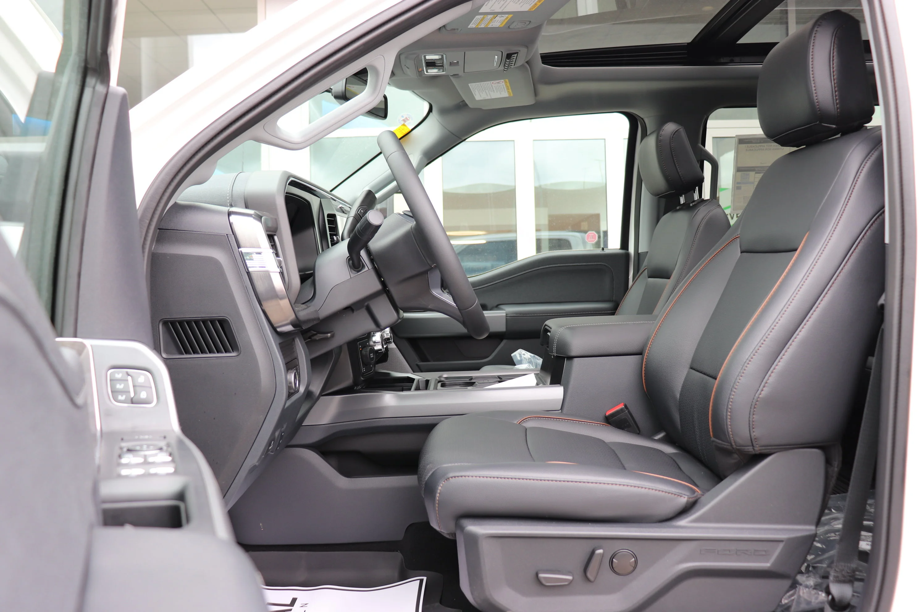 New 2026 STAR WHITE METALLIC Ford LARIAT image 8