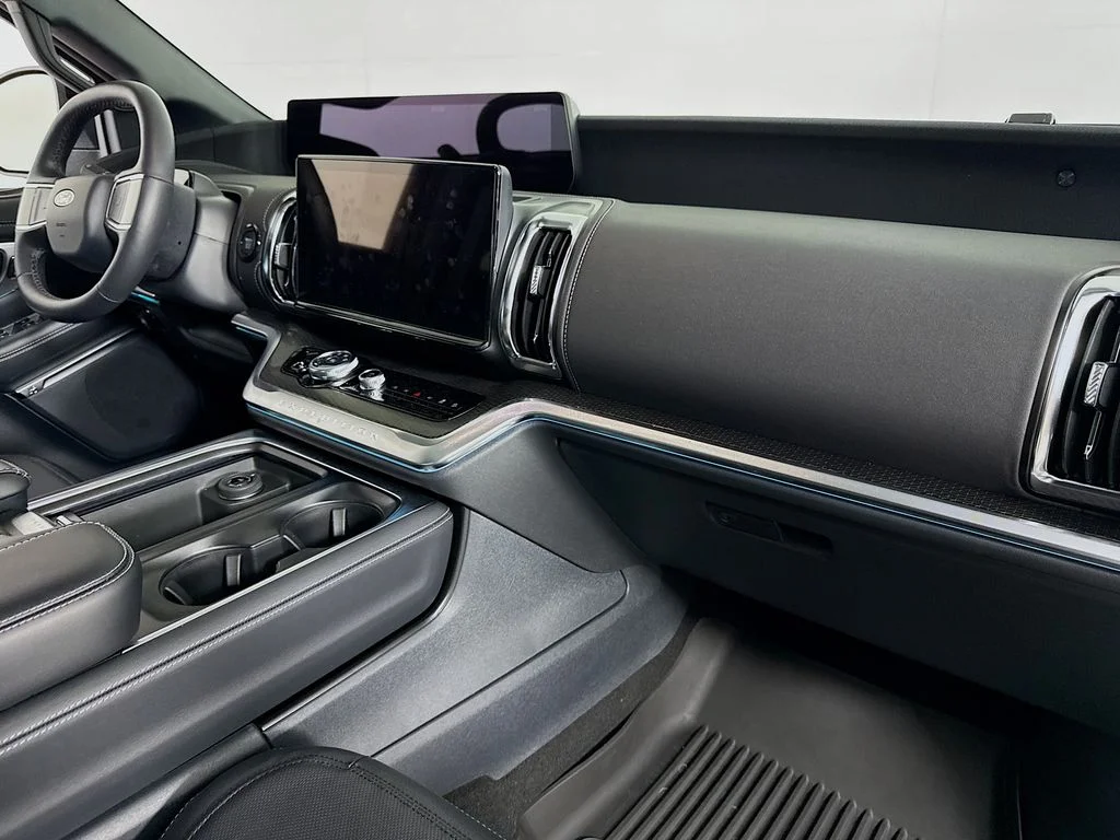 New 2026 Space Silver Metallic Ford MAX Platinum® image 32