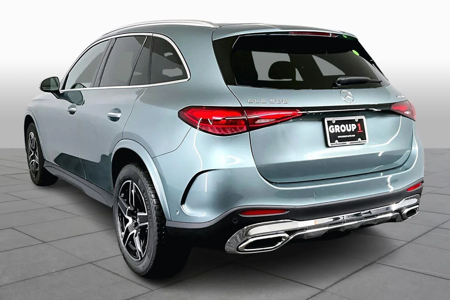 New 2026 Verde Silver Metallic Mercedes-Benz GLC 300 image 4