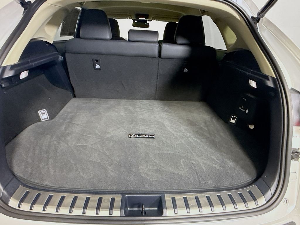 Used 2021 Eminent White Pearl Lexus Base image 24