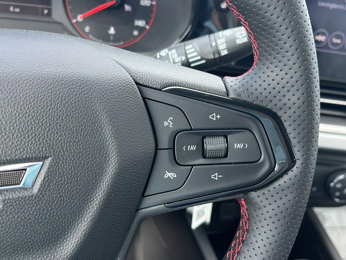 2026 Chevrolet Trax RS - Photo 12