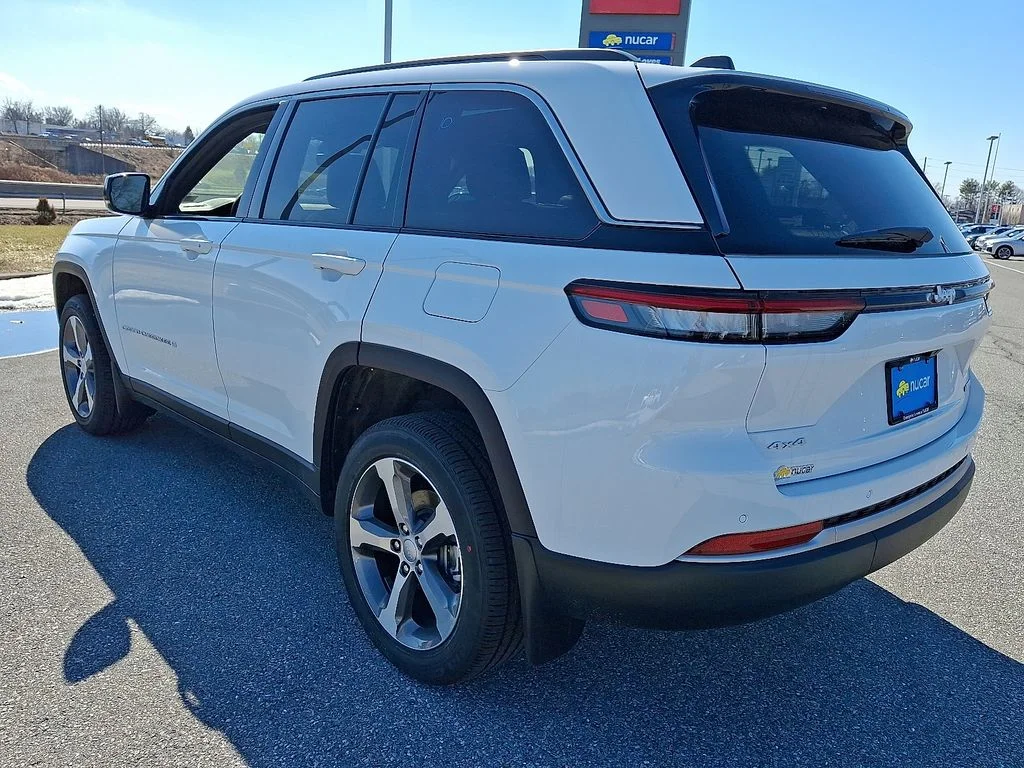 New 2026 White Jeep Limited image 3