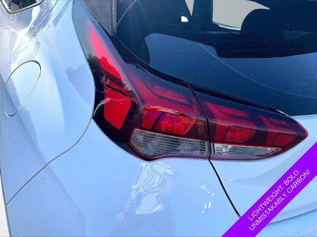 Used 2022 White Hyundai Base image 28