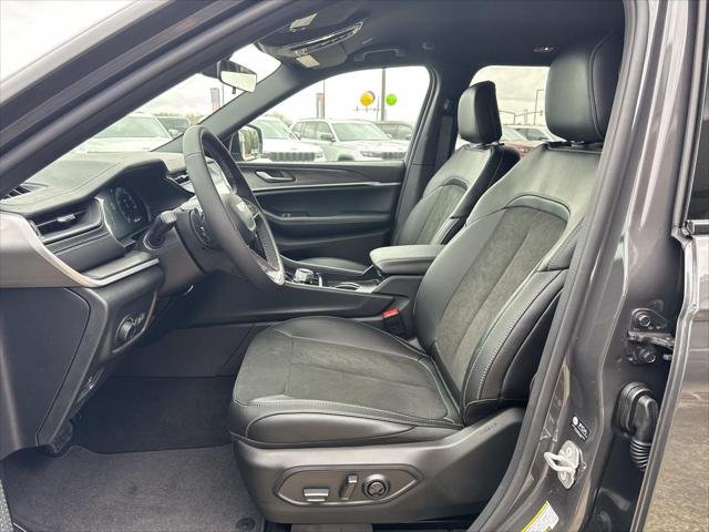 New 2026 Baltic Gray Metallic Clear-Coat Exterior Paint Jeep Laredo image 8