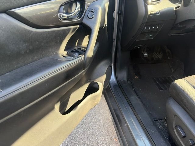 Used 2019 Gray Nissan SV image 3