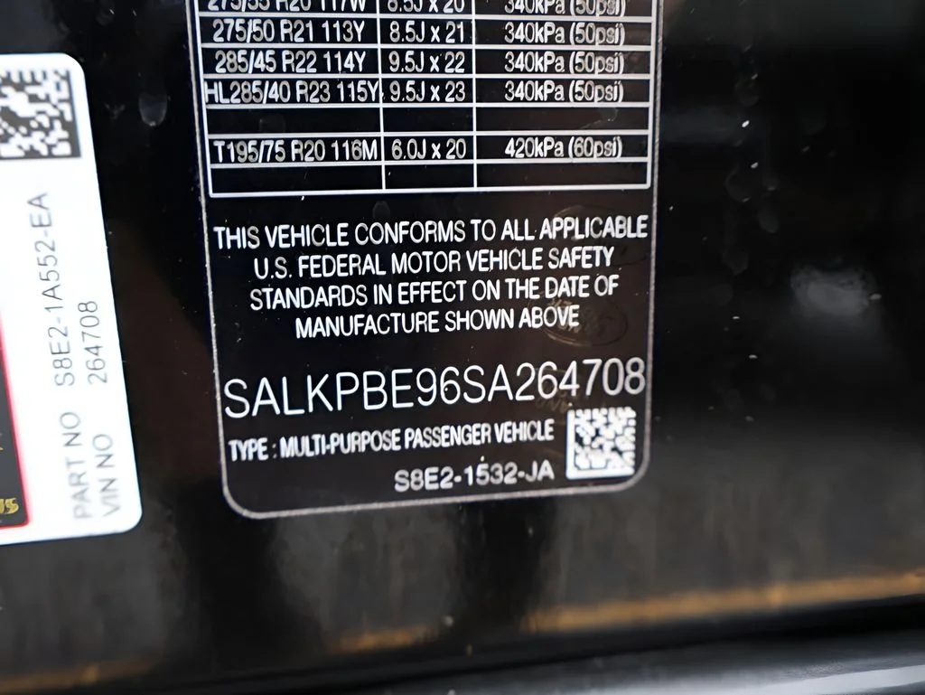 Certified Used 2025 Santorini Black Land Rover SE image 38