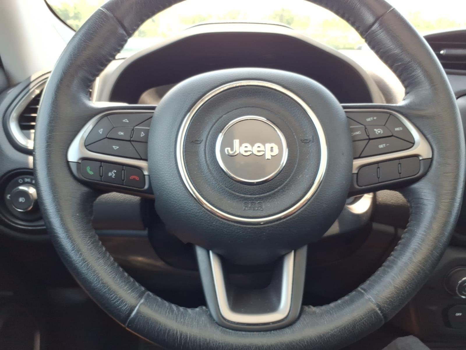 Used 2022 Alpine White Clearcoat Jeep Limited image 27