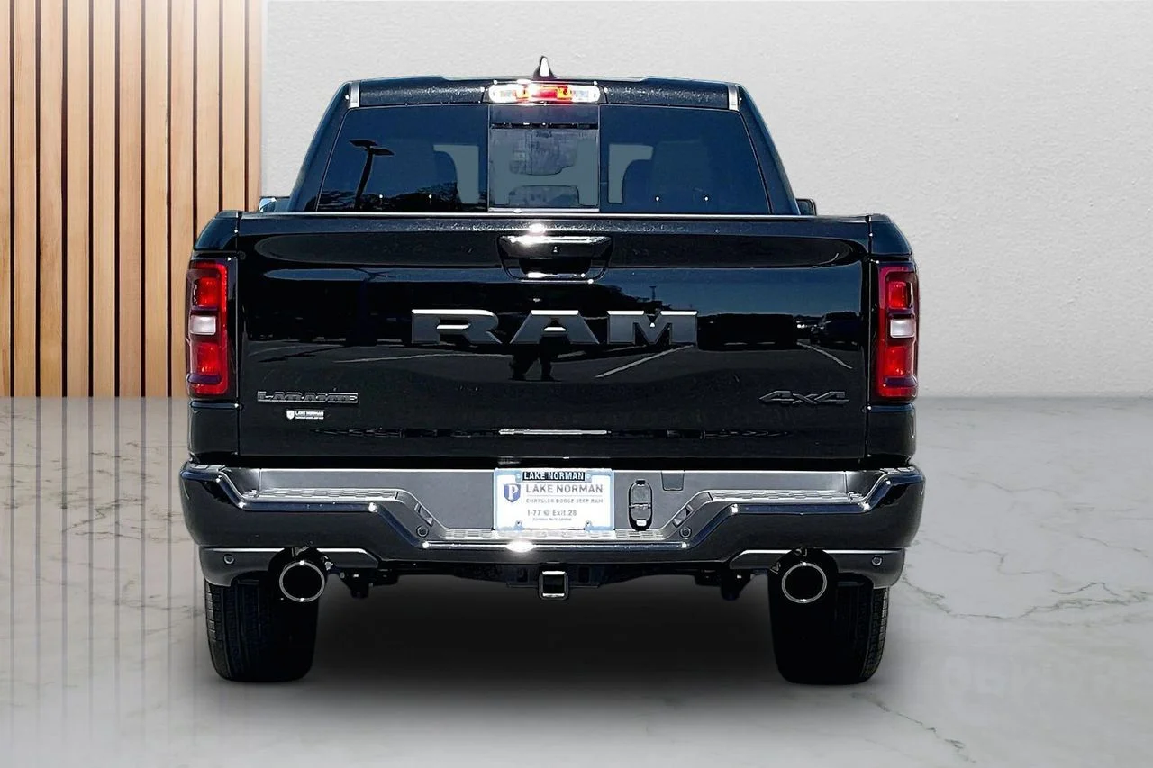 New 2026 Diamond Black Crystal Pearl-Coat Exterior Paint RAM Laramie image 8