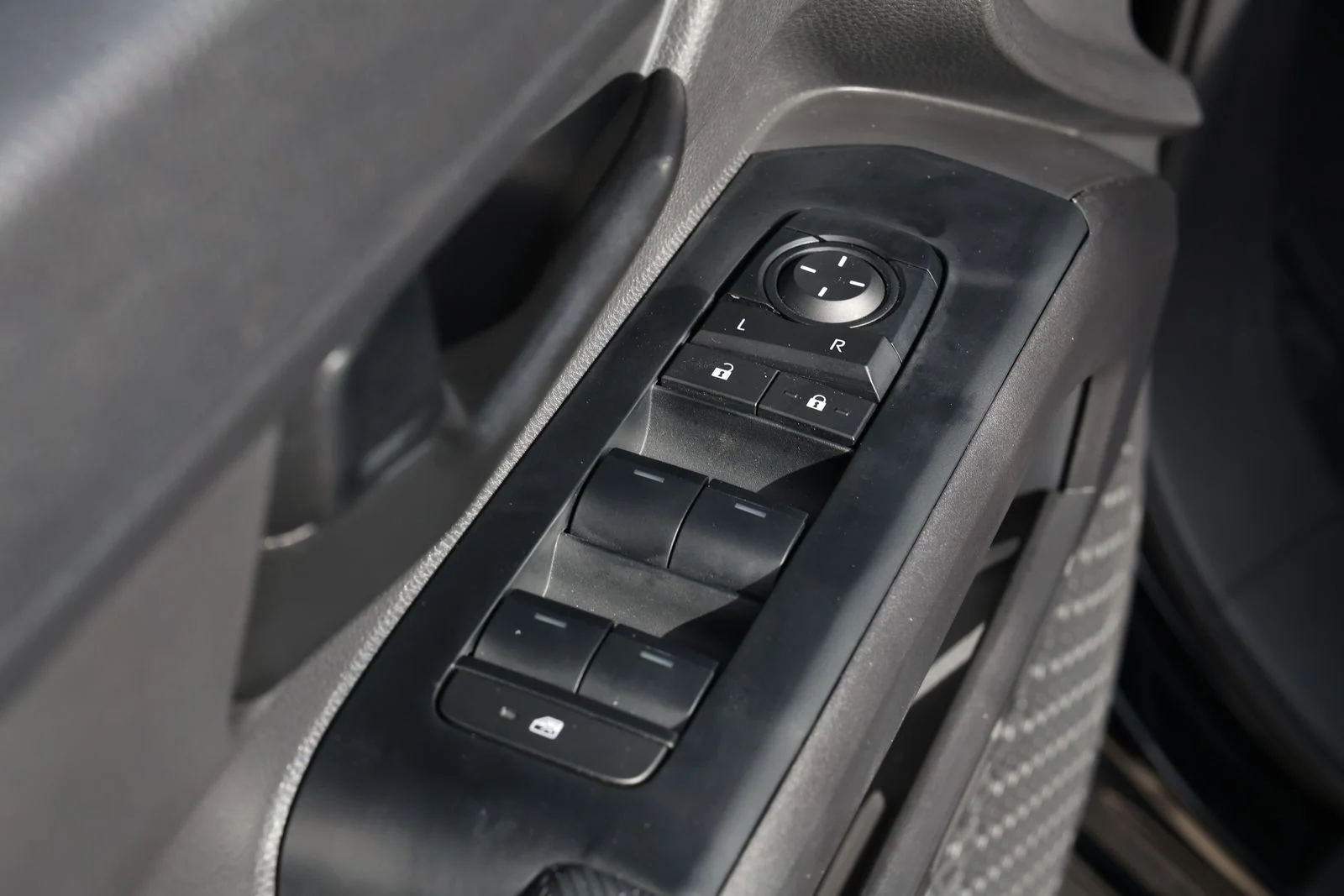 Used 2025 Black Toyota SR5 image 27