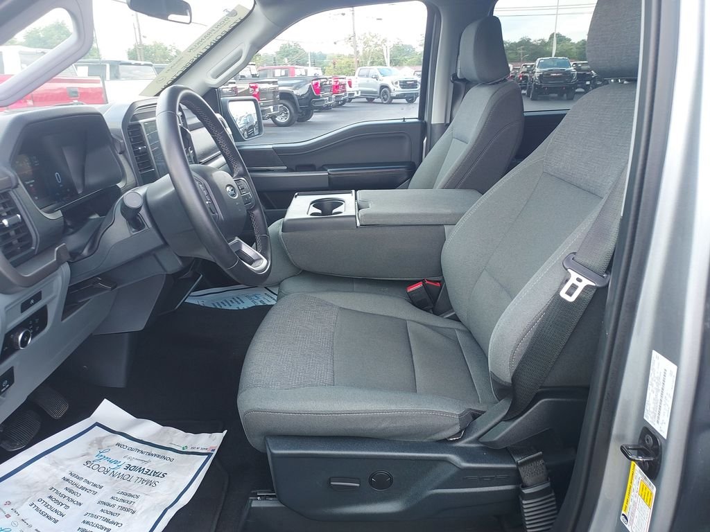 Used 2025 Silver Ford XLT image 13