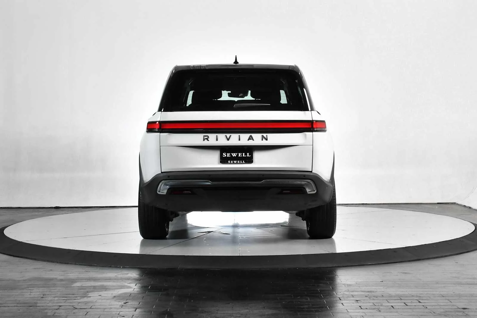 Used 2024 Glacier White Rivian Adventure image 5
