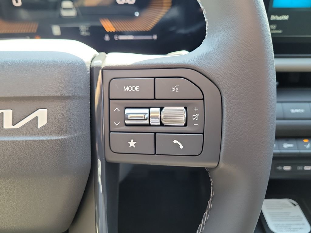 New 2027 White Kia S image 27
