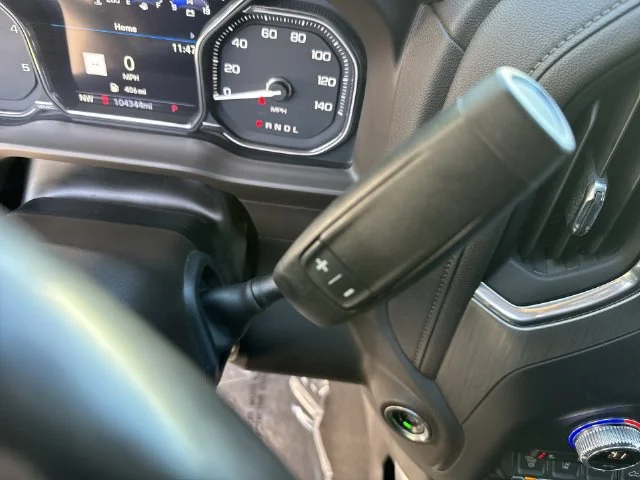 Used 2022 White GMC Denali image 25