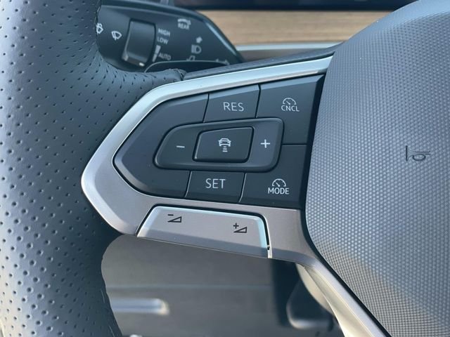 New 2026 White/off-white Volkswagen 2.0T SE R-Line Black image 8