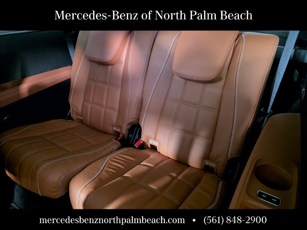 New 2027 MANUFAKTUR Moonlight White Metallic Mercedes-Benz GLS 450 image 15