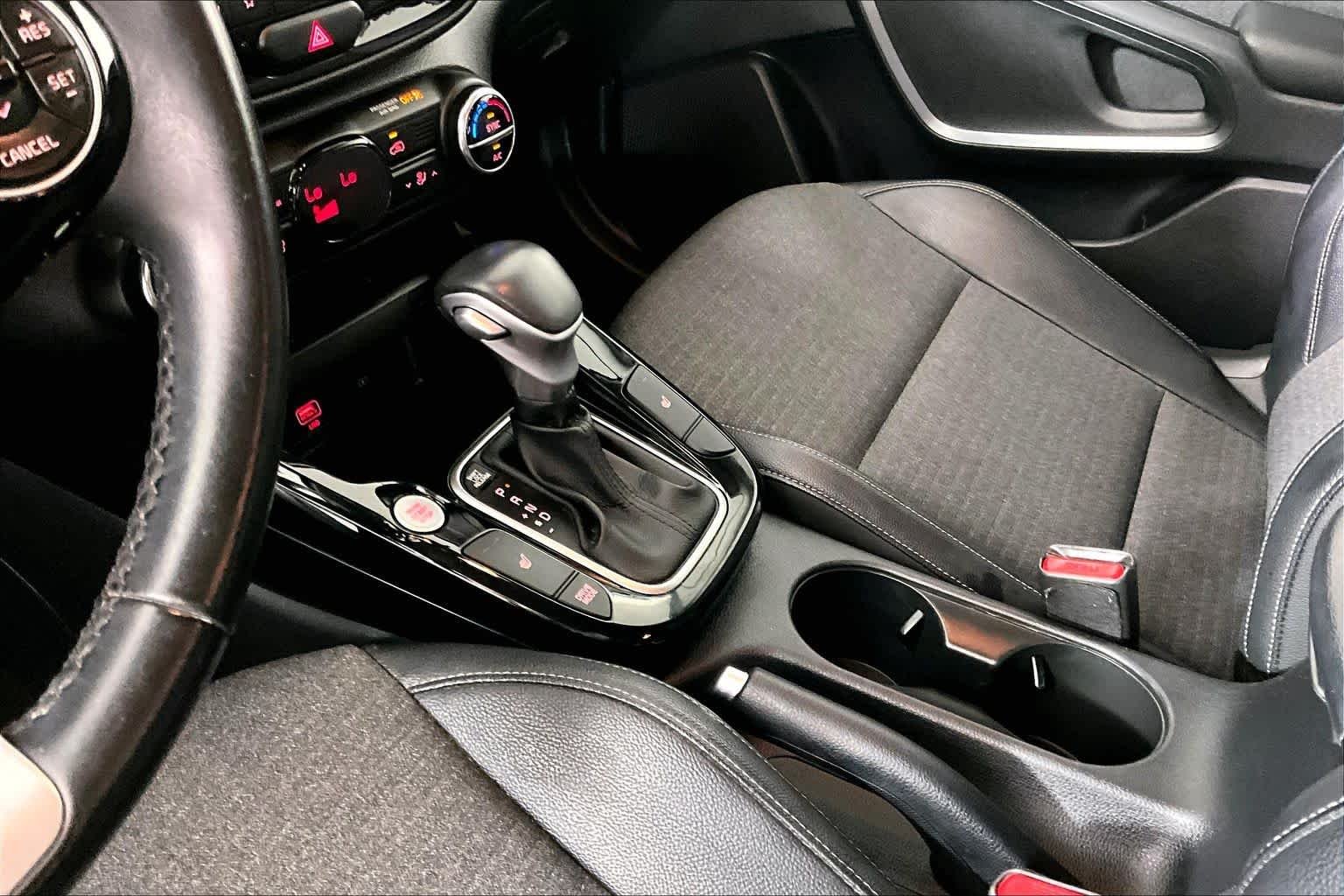 Used 2020 Snow White Pearl Kia EX image 15