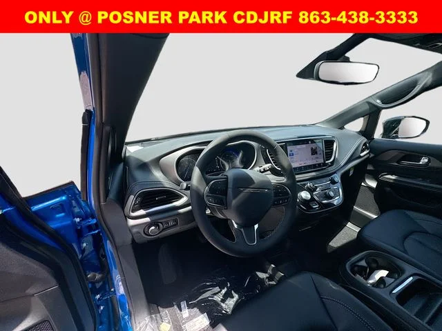 New 2027 Hydro Blue Pearl-Coat Exterior Paint Chrysler  image 9