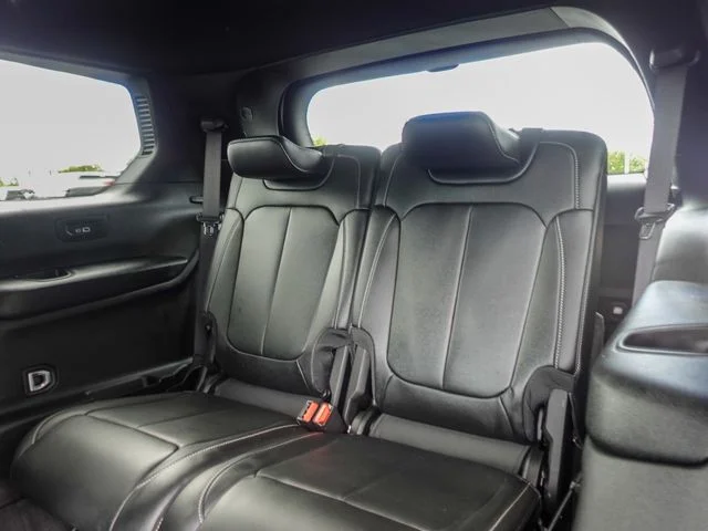 Used 2025 White Jeep Limited image 25