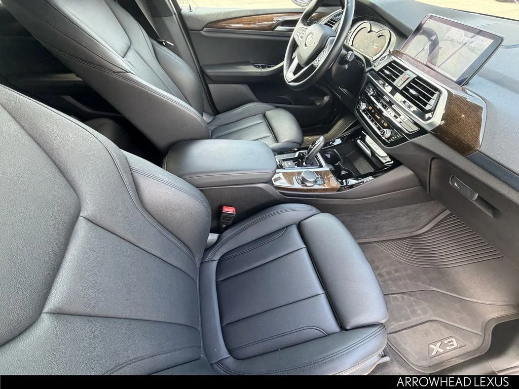 Used 2019 White BMW sDrive30i image 10