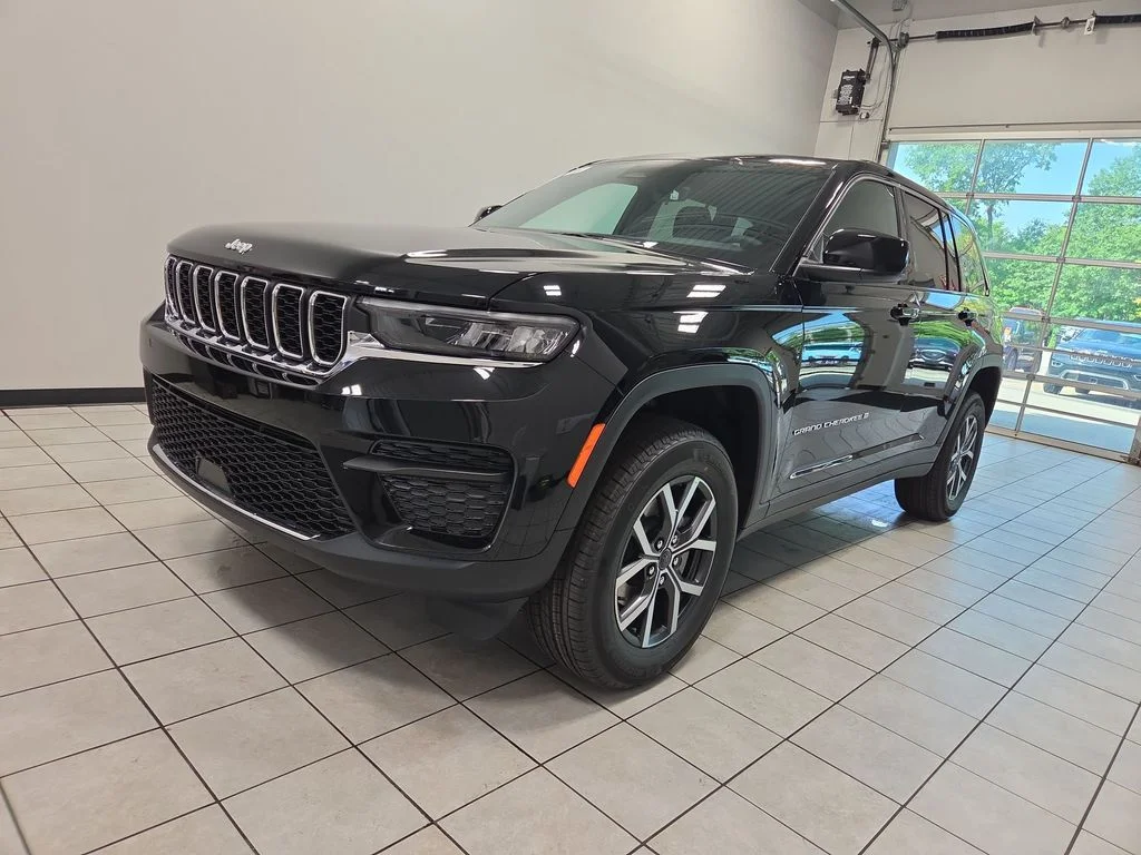 New 2027 High Gloss Black Jeep Laredo X image 3