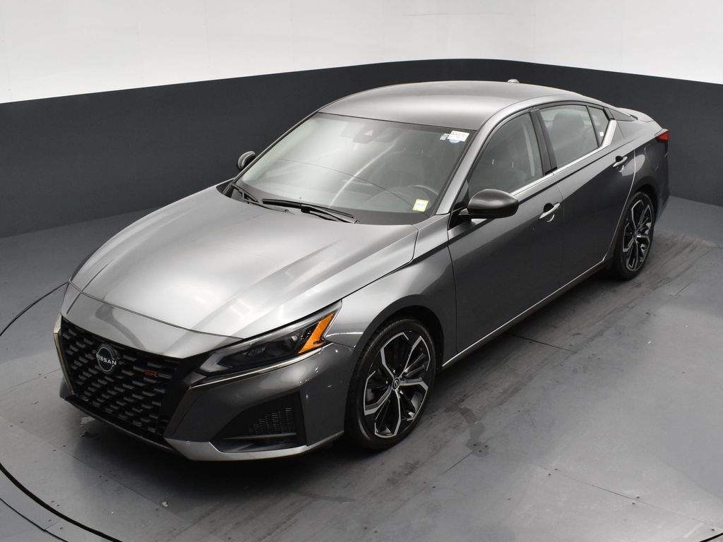 2023 Nissan Altima SR - Photo 17