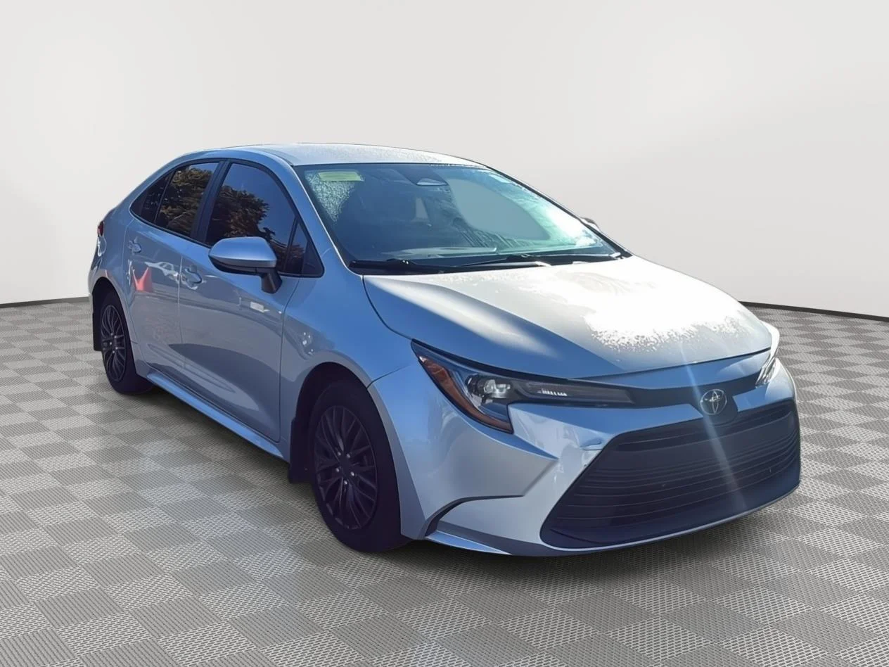 Used 2025 Classic Silver Metallic Toyota LE image 3