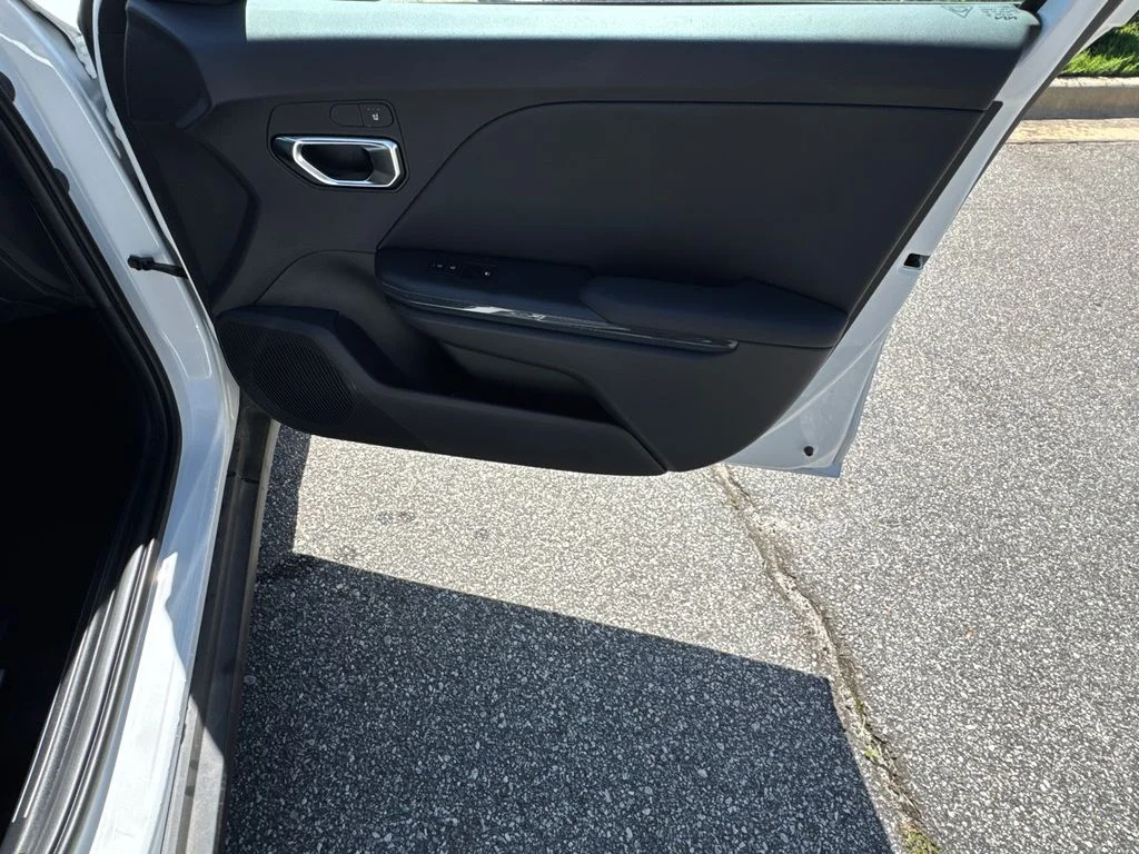 New 2026 Snow White Pearl Kia EX image 14