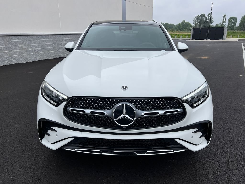 New 2026 Polar White Mercedes-Benz GLC300 image 3