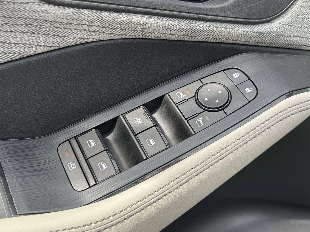 2023 Nissan Rogue SV - Photo 17