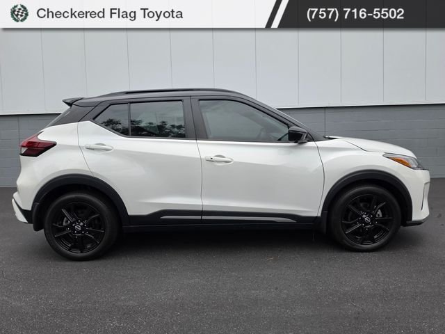 Used 2024 Aspen White Tricoat/Super Black Nissan SR image 9