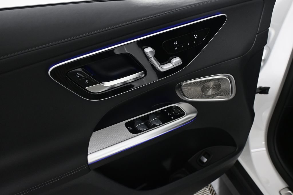 New 2026 Polar White Mercedes-Benz GLC 300 image 8