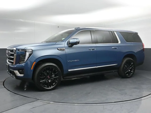 Used 2026 Blue GMC Elevation image 3