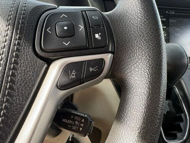Used 2019 Midnight Black Metallic Toyota LE image 15