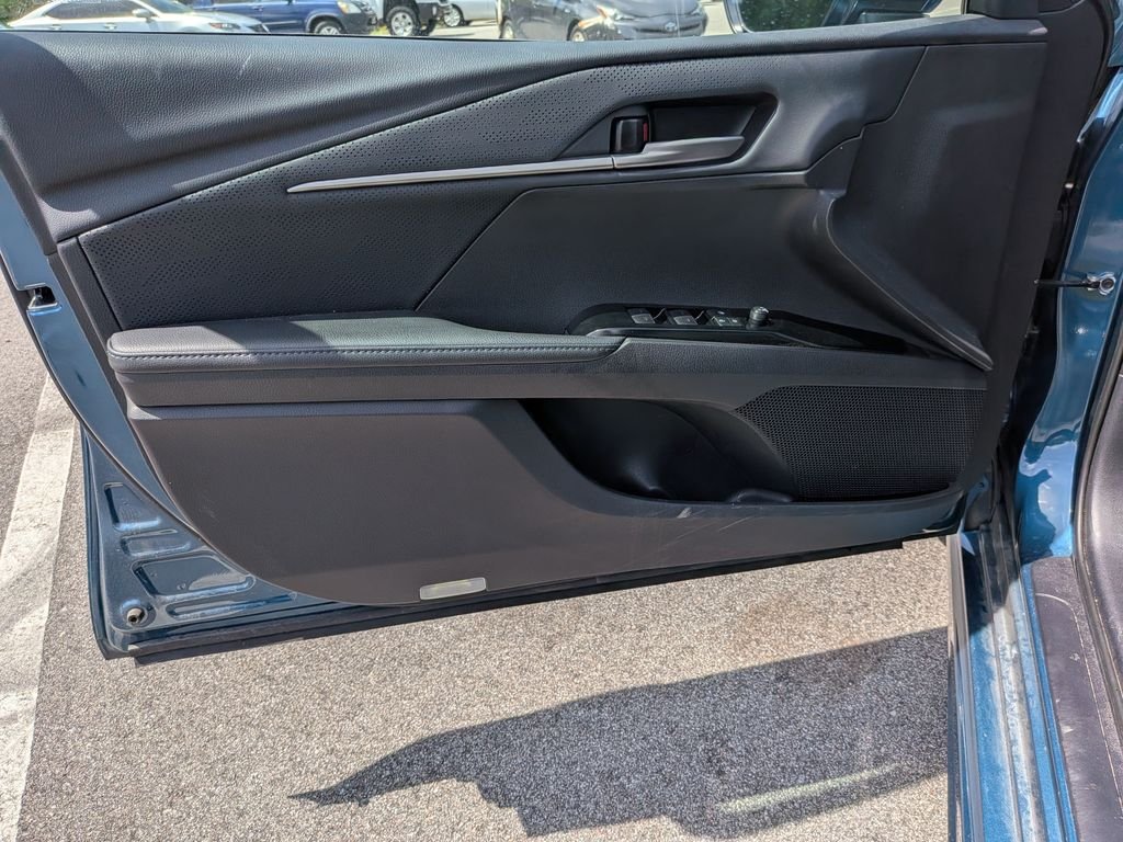 Used 2025  Toyota XSE image 9