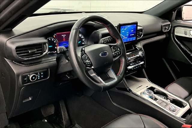 Used 2024 Carbonized Gray Metallic Ford ST-Line image 16