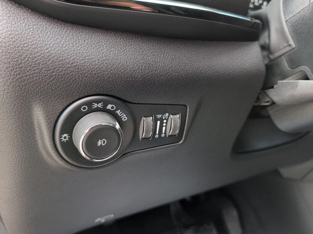 New 2026 Red Jeep Latitude image 12