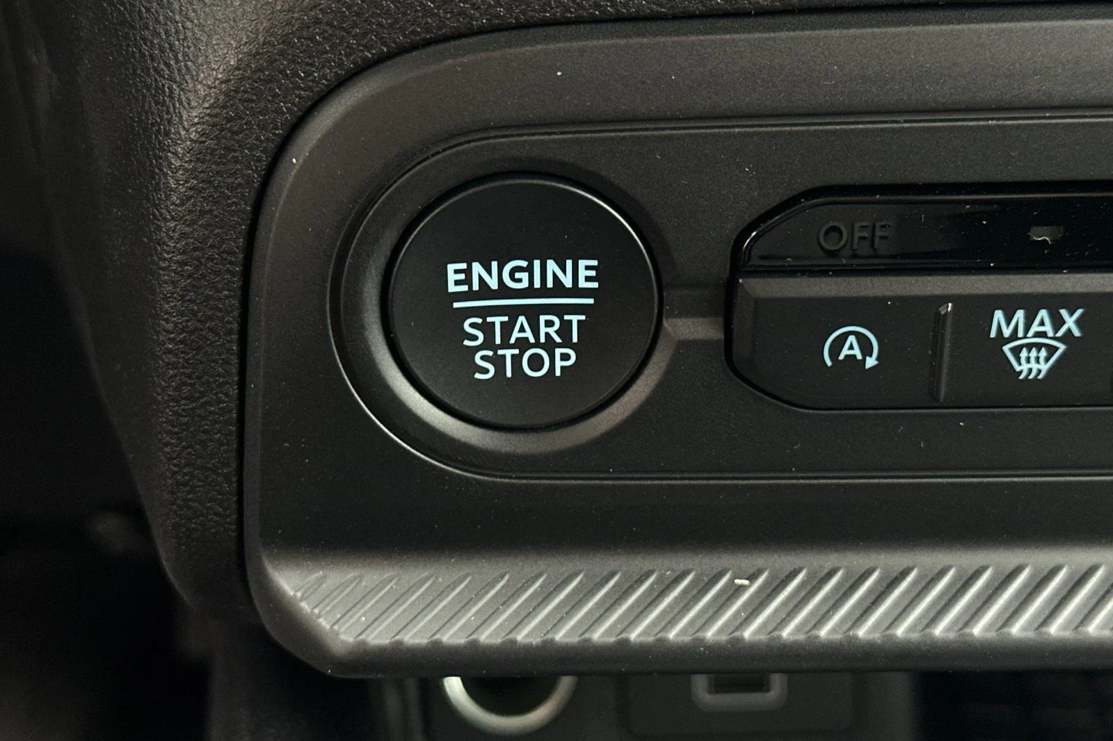 New 2025 Carbonized Gray Metallic Ford Badlands® image 21