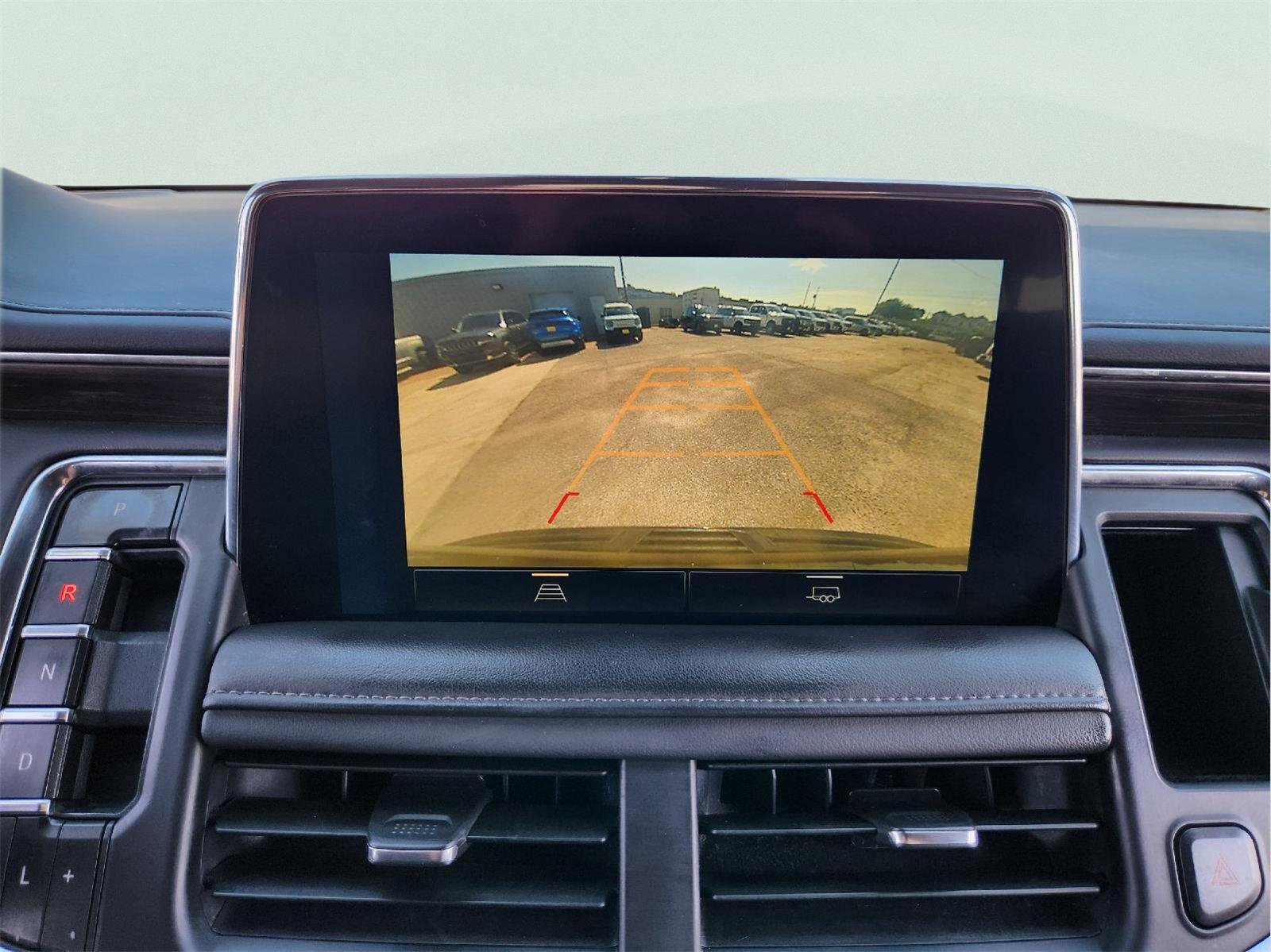 2024 Chevrolet Suburban photo 14 of 32
